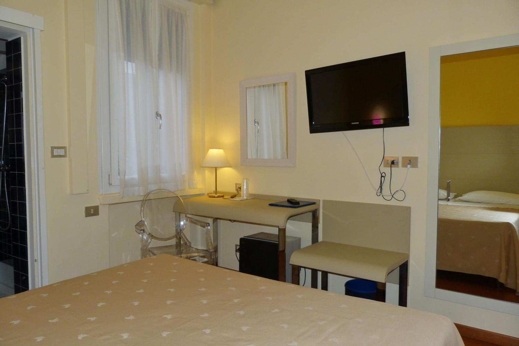 Hotel Centrale Byron Ravenna Esterno foto