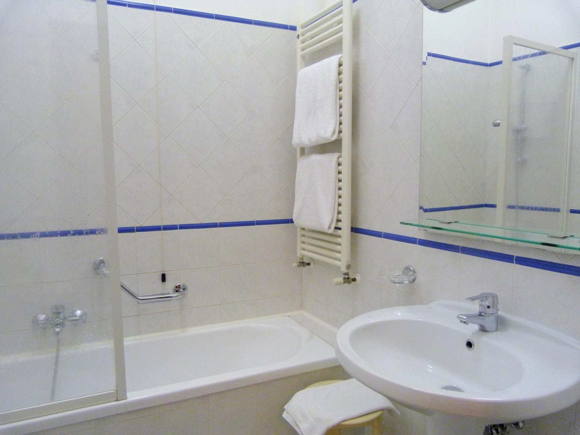 Hotel Centrale Byron Ravenna Esterno foto