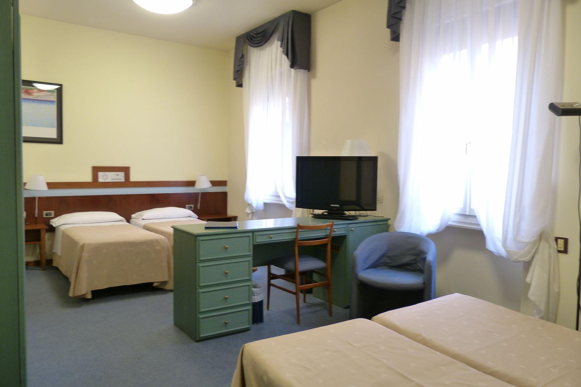 Hotel Centrale Byron Ravenna Esterno foto