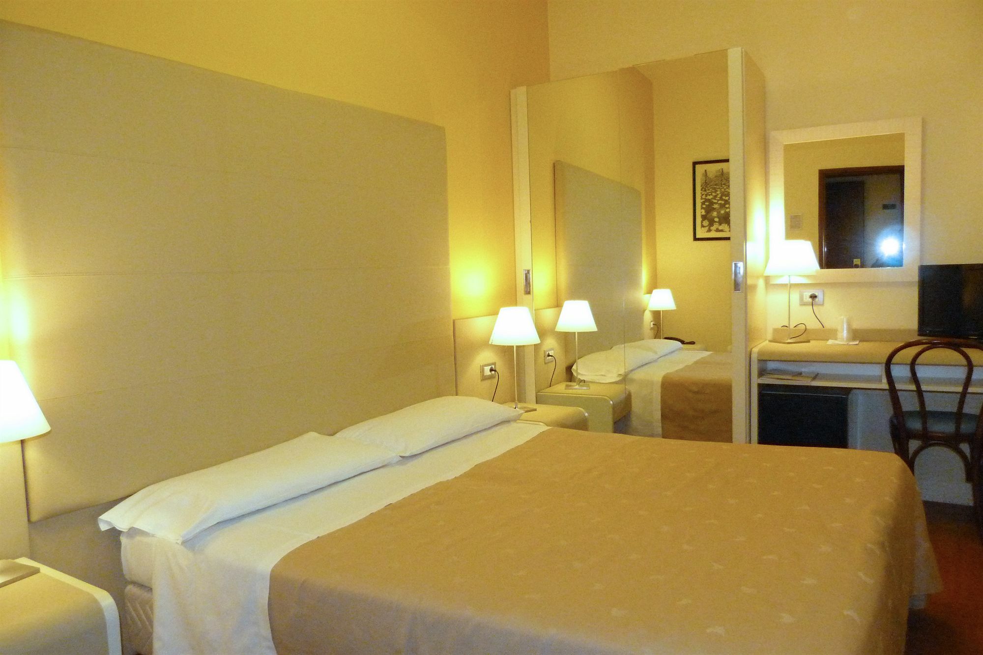 Hotel Centrale Byron Ravenna Esterno foto