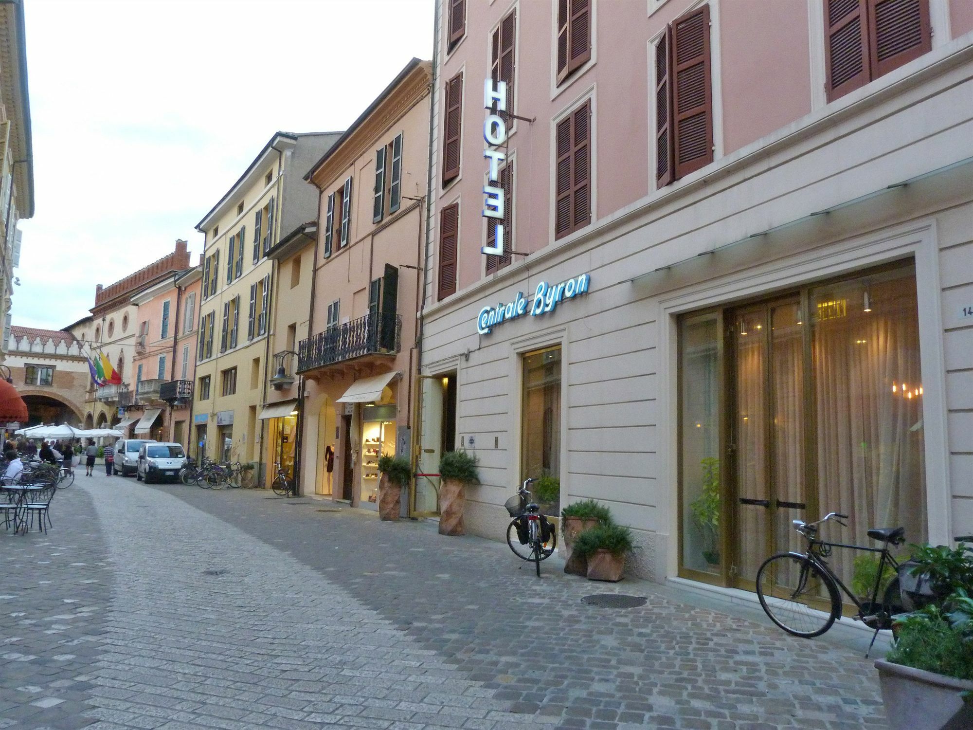 Hotel Centrale Byron Ravenna Esterno foto
